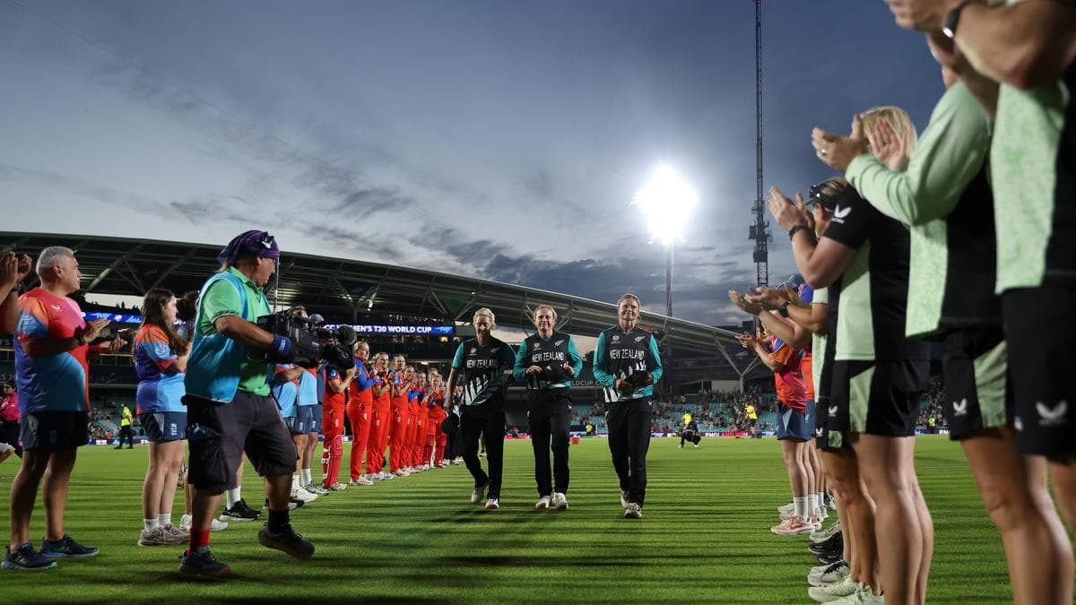 Many famous cricket stars and coaches step down