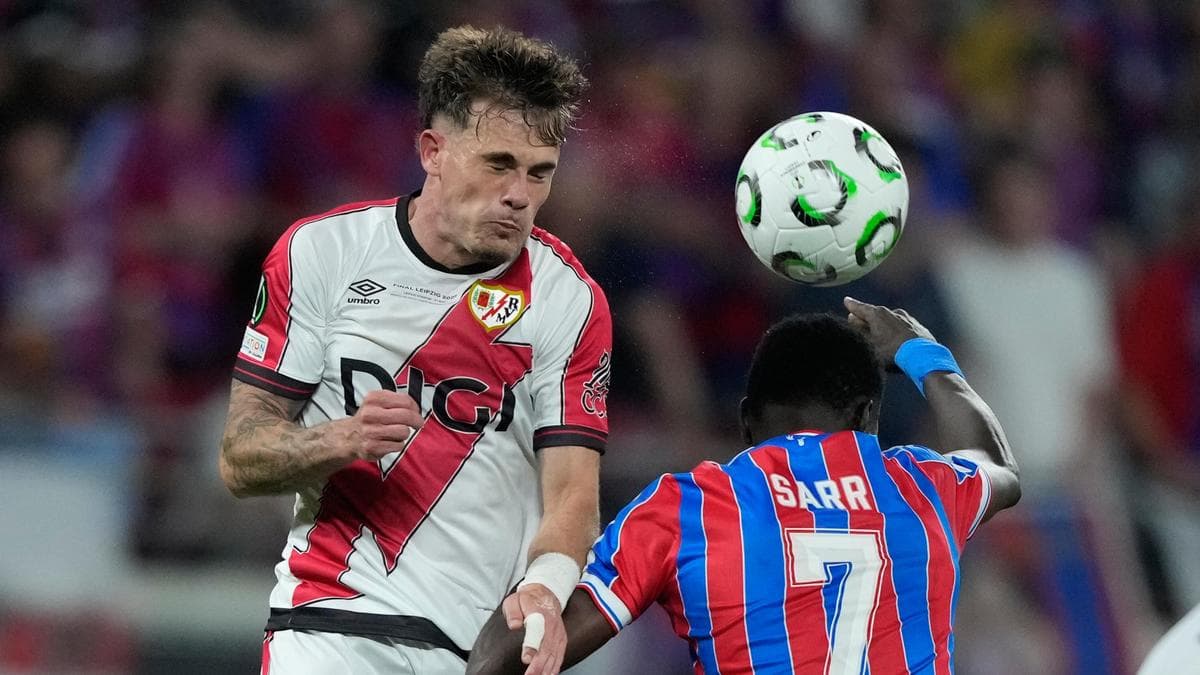 Chelsea Football Club Signs Defender Chavarria for Five Years