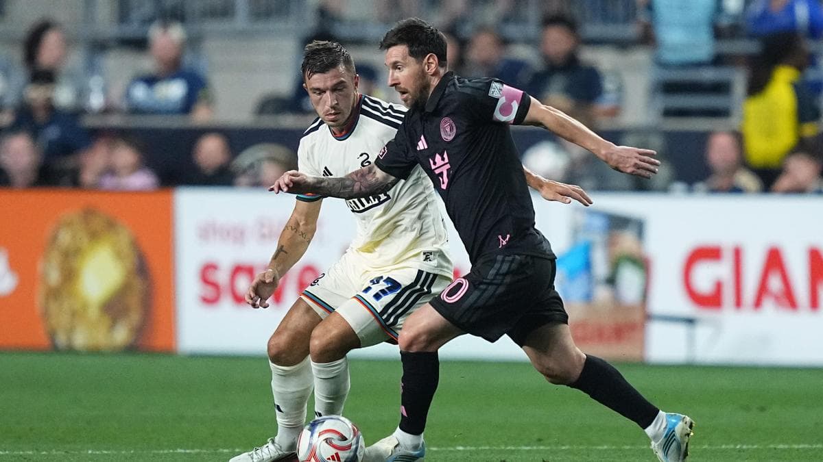 Lionel Messi Scores First Goal Since His Father Died