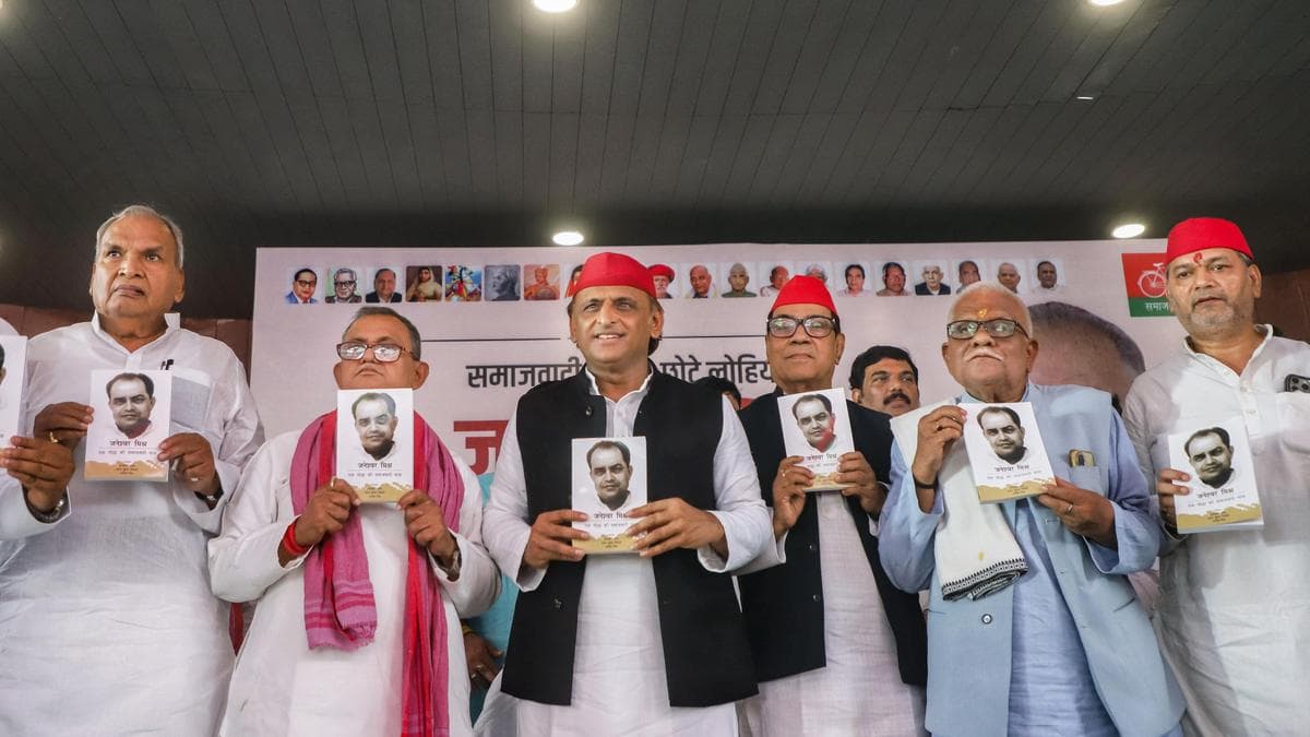 Akhilesh Yadav reaches out to Brahmin voters in Uttar Pradesh