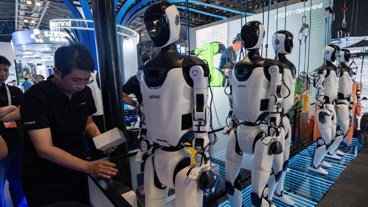 Experts Say Fixing The Economy Will Create More Jobs