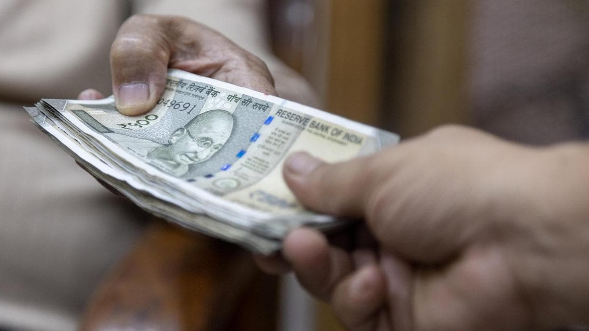 Workers Get Bonus and Money Early for Onam Festival